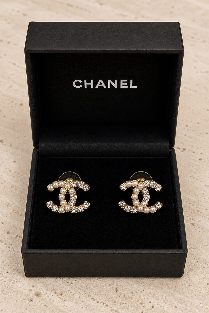CHANEL Classic Parisian Earrings Style 21 | New with Box - Picture 1 of 9